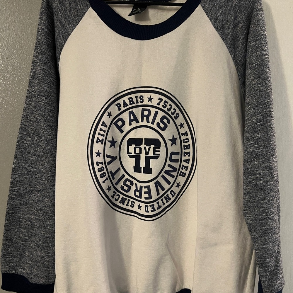 Rouge Helium Navy and White Sweatshirt